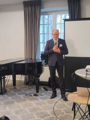 Konferencja "Skuteczna profilaktyka uzależnień w Nadarzynie: Jak przeciwdziałać zachowaniom problemowym?"